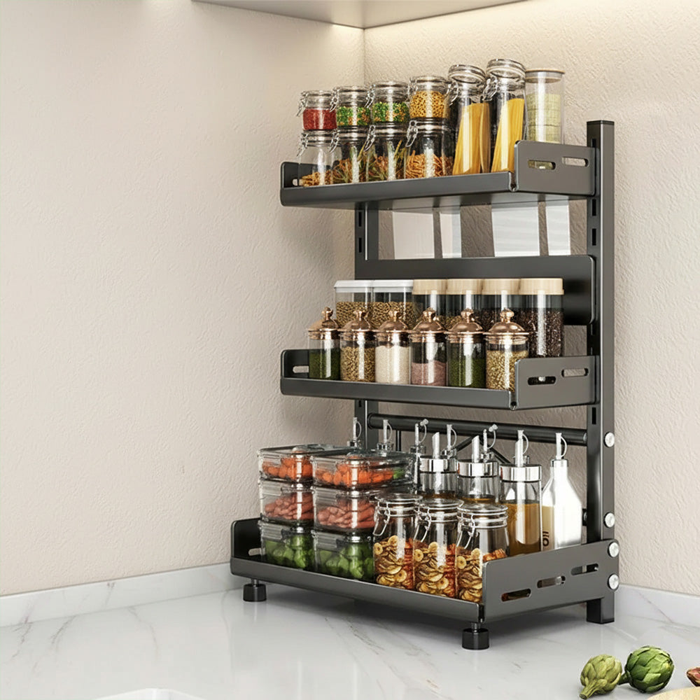 Cuisine étagères Cusisystm de 30cm de 3 étages rempli de contenant au coin du mur sur comptoir