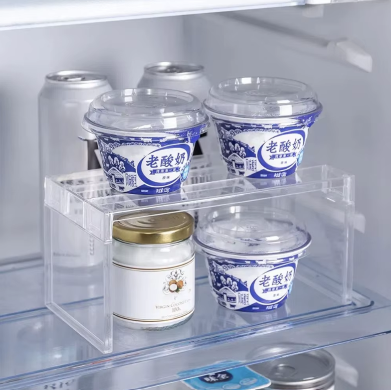 Utilisation de l'espace vertical avec l'Etagere pour frigo