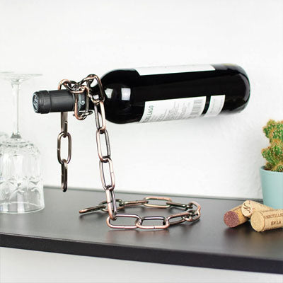 Porte bouteille sur l'étagère cuisine