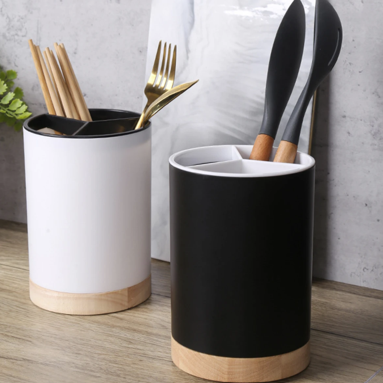 Pot ustensiles cuisine noir devant et blanc en arrière