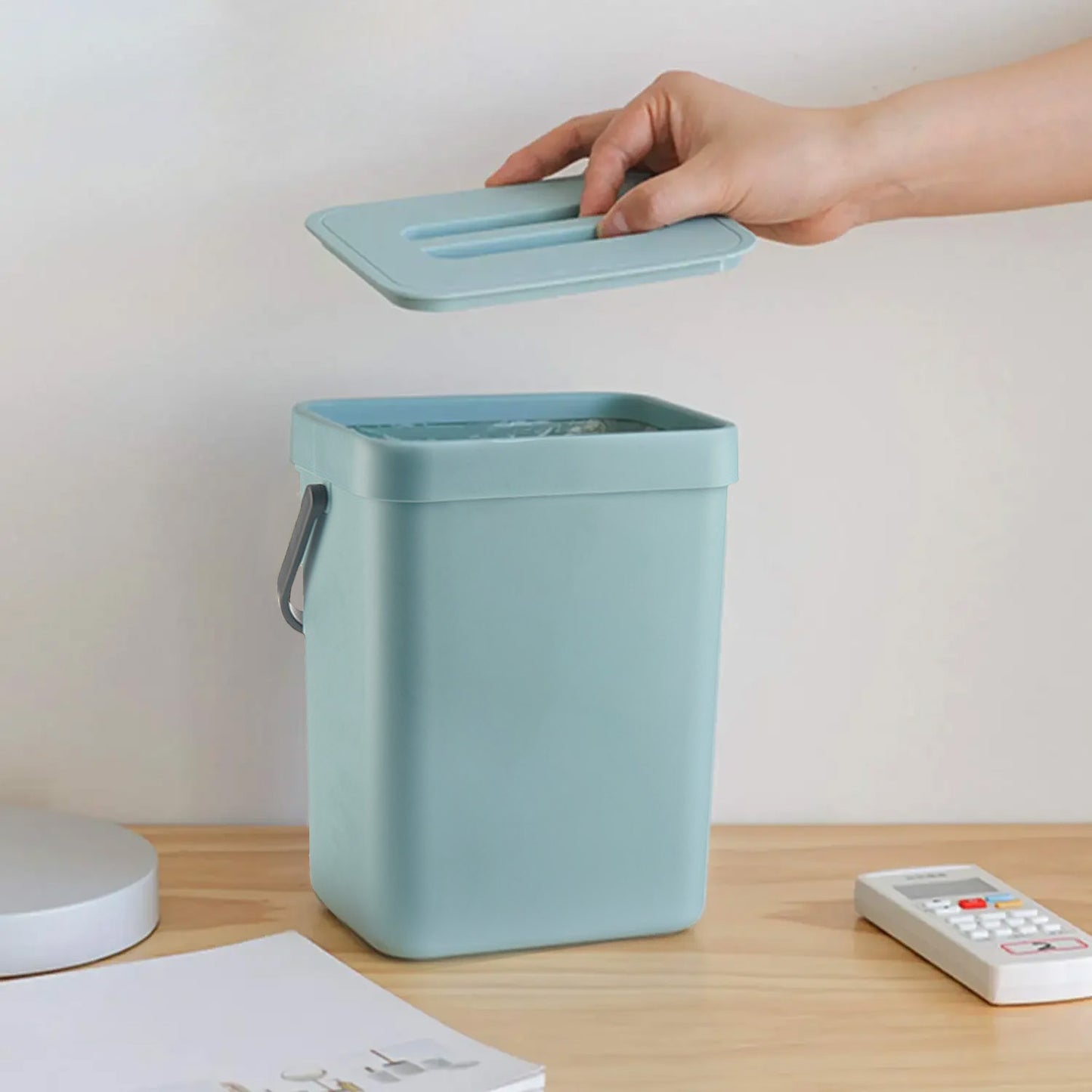 Poubelle sous evier 3L sur comptoir